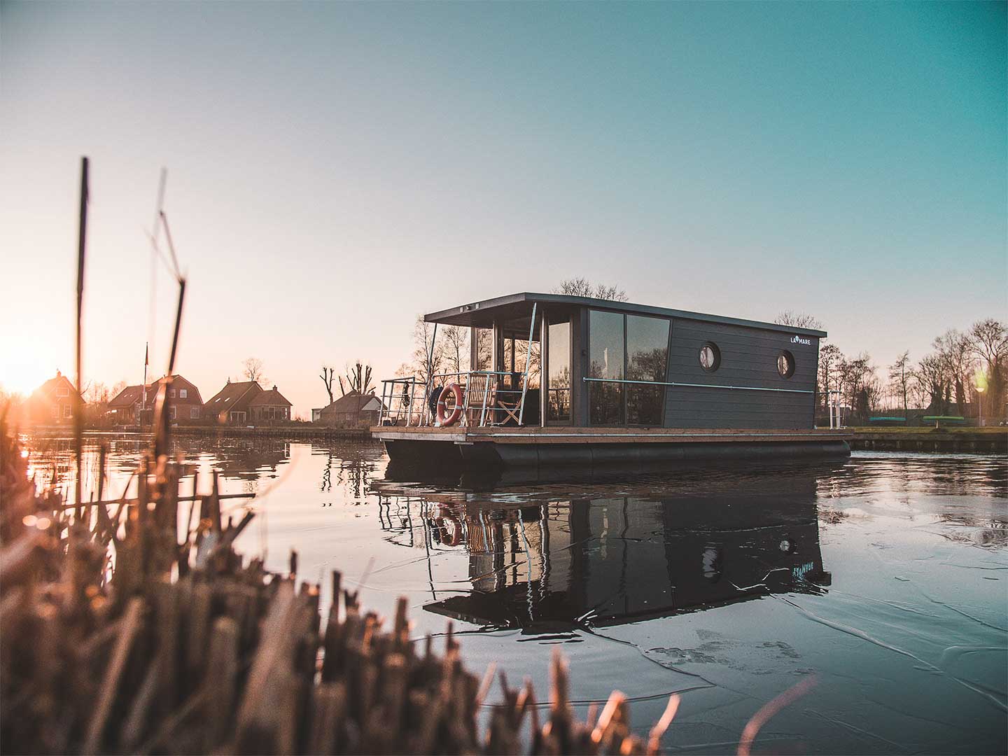 (c) Lamarehouseboats.nl