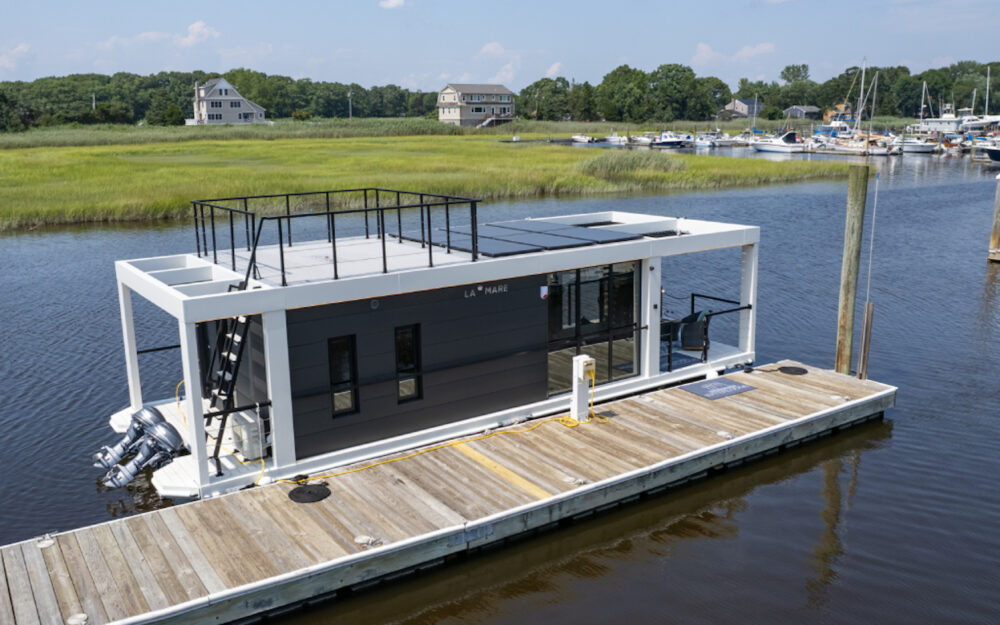 Modern 11 houseboat