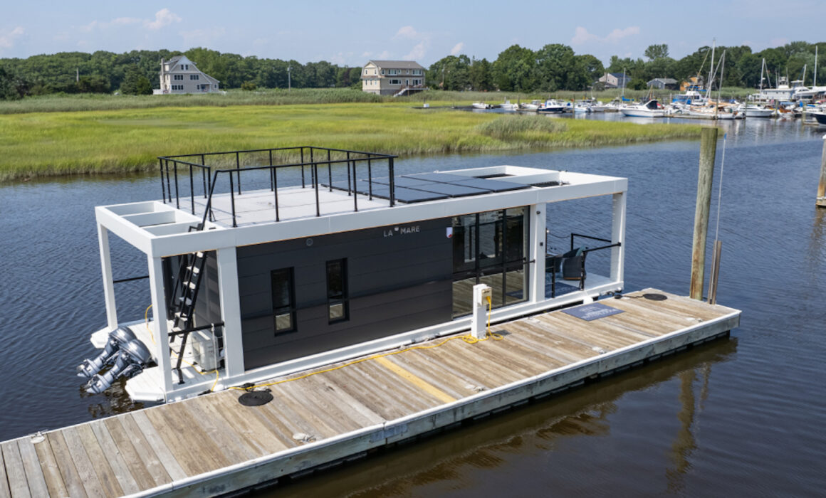 Modern 11 houseboat